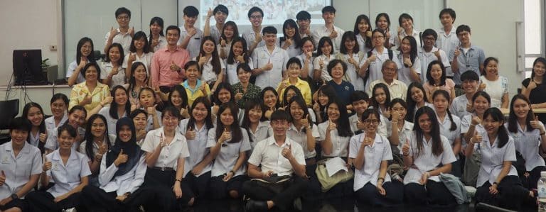 โครงการก้าวสู่โลกการทำงานอย่างมั่นใจในยุค AEC และสานใจสายสัมพันธ์เทคนิคการแพทย์ จุฬาฯ