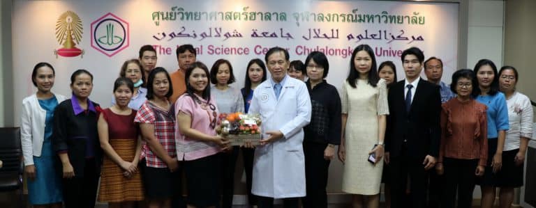 คณบดีคณะสหเวชศาสตร์ พร้อมคณะผู้บริหาร และบุคลากร เข้าสวัสดีปีใหม่และมอบกระเช้าของขวัญ แด่ รองศาสตราจารย์ ดร. วินัย ดะห์ลัน ผู้อำนวยการศูนย์วิทยาศาสตร์ฮาลาล