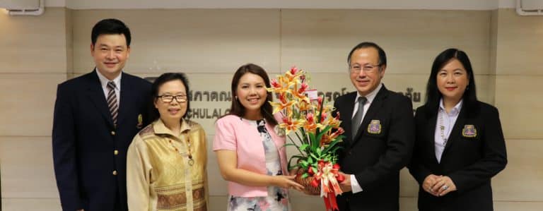 คณบดีคณะสหเวชศาสตร์ เข้าร่วมแสดงความยินดีและมอบของที่ระลึก เนื่องในโอกาสวันคล้ายวันครบรอบ ๔๙ ปี สภาคณาจารย์ จุฬาลงกรณ์มหาวิทยาลัย